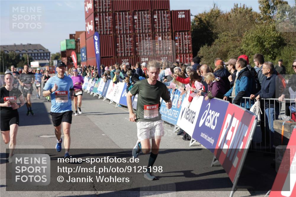 03.10.2025 - Köhlbrandbrückenlauf Jannik Wohlers http://msf.ph/oto/9125198 03.10.2025 13:06:59 Ziel 4152, 4249, 4451, 4588, 5963, 6423, 6427, 6745, 6799, 6822 meine-sportfotos.de