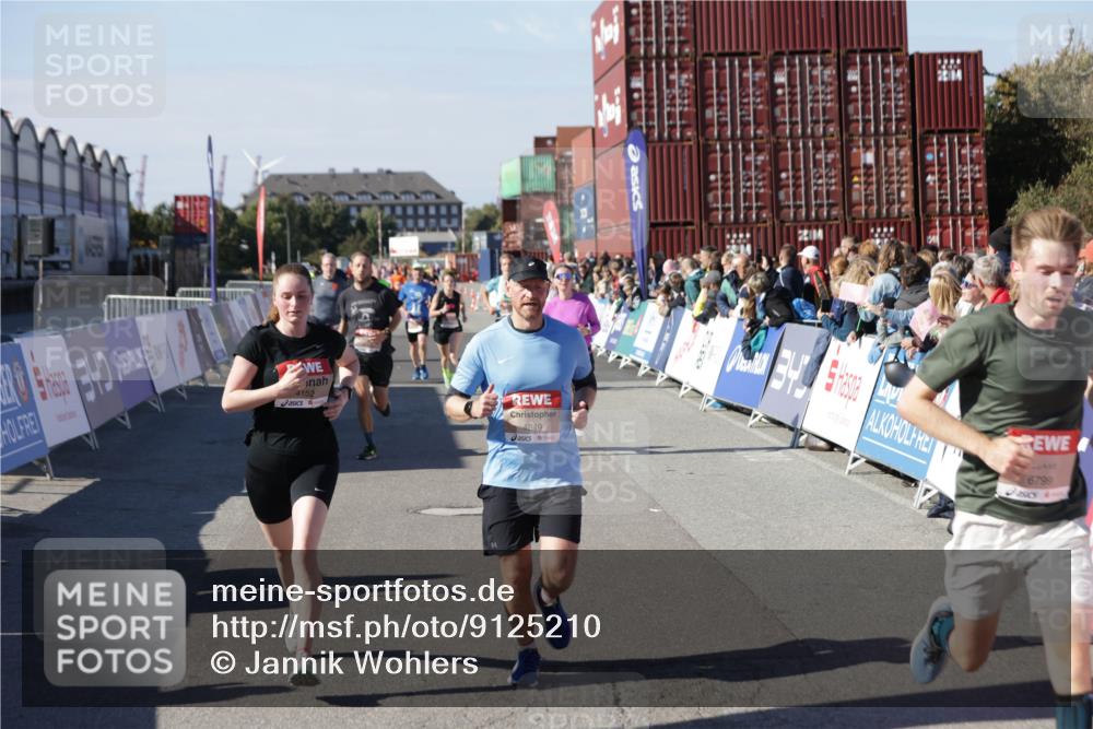 03.10.2025 - Köhlbrandbrückenlauf Jannik Wohlers http://msf.ph/oto/9125210 03.10.2025 13:06:59 Ziel 4152, 4249, 4451, 4588, 5963, 6423, 6427, 6745, 6799, 6822 meine-sportfotos.de