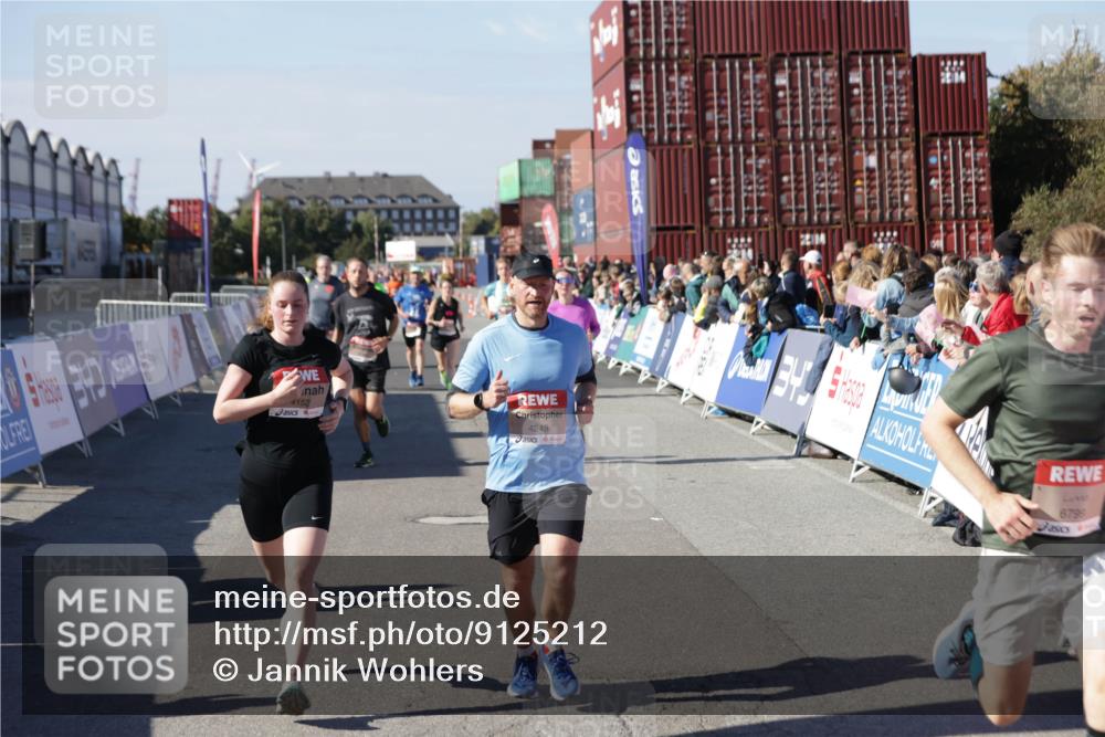 03.10.2025 - Köhlbrandbrückenlauf Jannik Wohlers http://msf.ph/oto/9125212 03.10.2025 13:06:59 Ziel 4152, 4249, 4451, 4588, 5963, 6423, 6427, 6745, 6799, 6822 meine-sportfotos.de