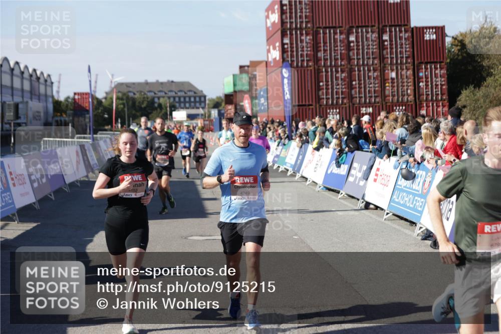 03.10.2025 - Köhlbrandbrückenlauf Jannik Wohlers http://msf.ph/oto/9125215 03.10.2025 13:06:59 Ziel 4152, 4249, 4451, 4588, 5963, 6423, 6427, 6745, 6799, 6822 meine-sportfotos.de