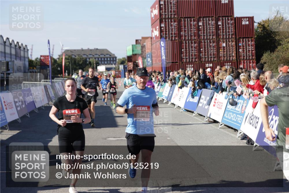 03.10.2025 - Köhlbrandbrückenlauf Jannik Wohlers http://msf.ph/oto/9125219 03.10.2025 13:06:59 Ziel 4152, 4249, 4451, 4588, 5963, 6423, 6427, 6745, 6799, 6822 meine-sportfotos.de