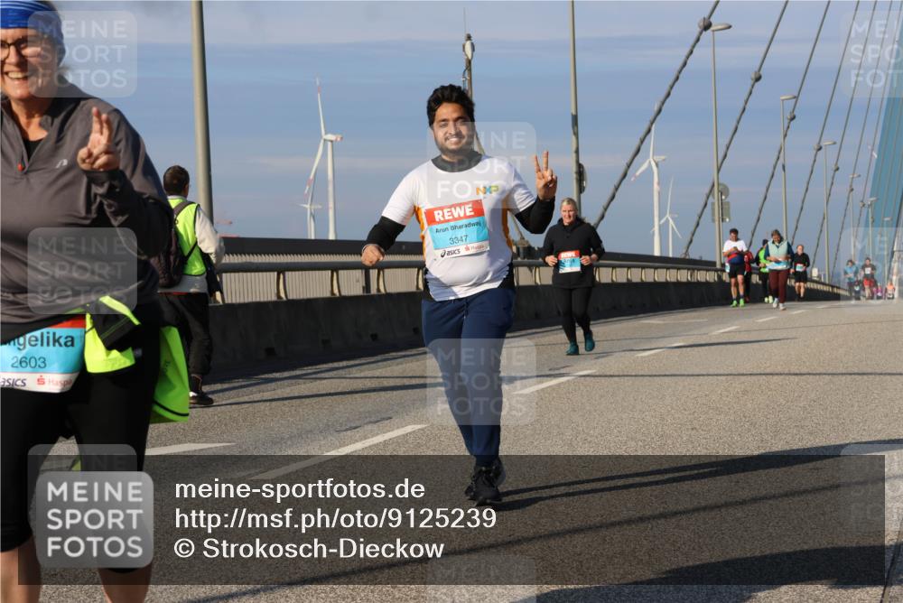 03.10.2025 - Köhlbrandbrückenlauf Strokosch-Dieckow http://msf.ph/oto/9125239 03.10.2025 10:07:26 Position 2 2603, 3347 meine-sportfotos.de