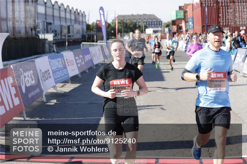 03.10.2025 - Köhlbrandbrückenlauf Jannik Wohlers http://msf.ph/oto/9125240 03.10.2025 13:07:00 Ziel 4152, 4249, 4451, 4588, 4804, 5963, 6065, 6423, 6427, 6745, 6799, 6822 meine-sportfotos.de