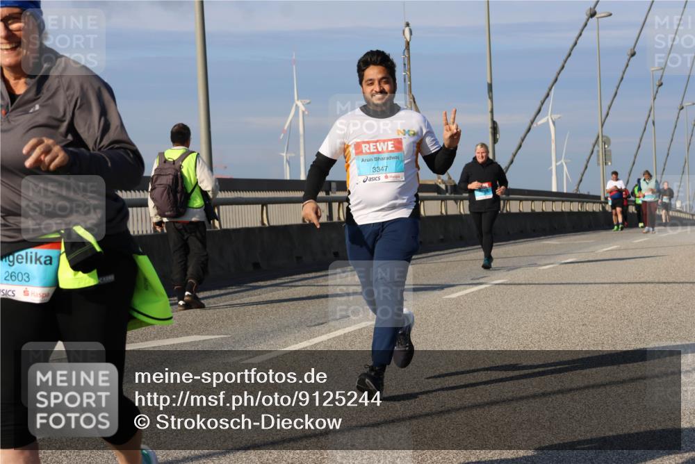 03.10.2025 - Köhlbrandbrückenlauf Strokosch-Dieckow http://msf.ph/oto/9125244 03.10.2025 10:07:27 Position 2 2603, 3347 meine-sportfotos.de