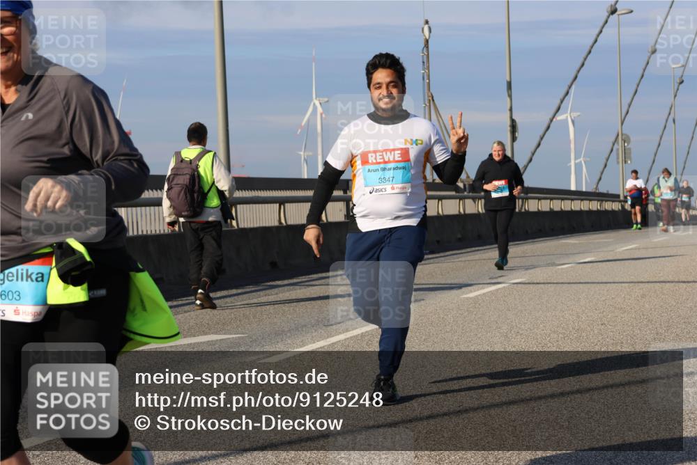 03.10.2025 - Köhlbrandbrückenlauf Strokosch-Dieckow http://msf.ph/oto/9125248 03.10.2025 10:07:27 Position 2 603, 3347 meine-sportfotos.de