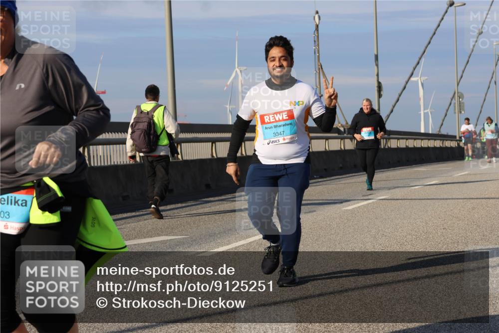 03.10.2025 - Köhlbrandbrückenlauf Strokosch-Dieckow http://msf.ph/oto/9125251 03.10.2025 10:07:27 Position 2 03, 3347 meine-sportfotos.de