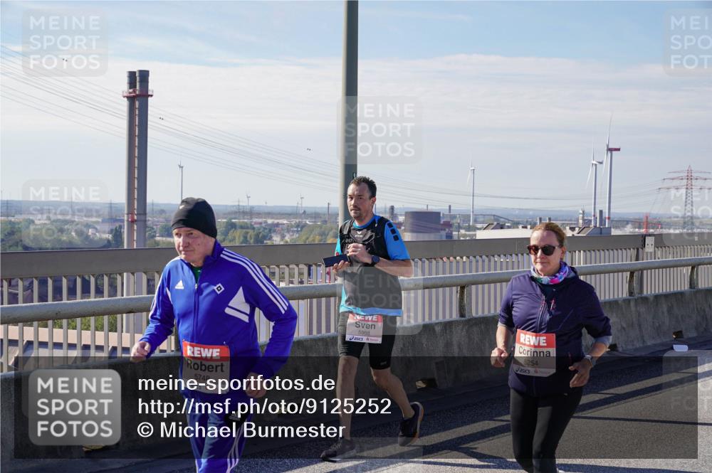 03.10.2025 - Köhlbrandbrückenlauf Michael Burmester http://msf.ph/oto/9125252 03.10.2025 13:08:57 Position 2 5748, 5988, 5254 meine-sportfotos.de