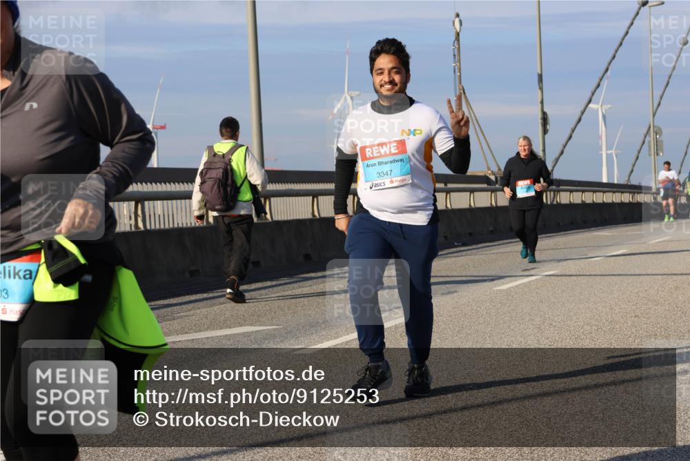 03.10.2025 - Köhlbrandbrückenlauf Strokosch-Dieckow http://msf.ph/oto/9125253 03.10.2025 10:07:27 Position 2 03, 3347 meine-sportfotos.de