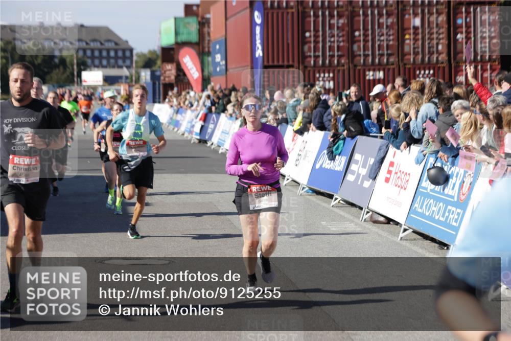 03.10.2025 - Köhlbrandbrückenlauf Jannik Wohlers http://msf.ph/oto/9125255 03.10.2025 13:07:01 Ziel 4152, 4249, 4451, 4588, 4804, 5963, 6065, 6423, 6427, 6745, 6799, 6822 meine-sportfotos.de