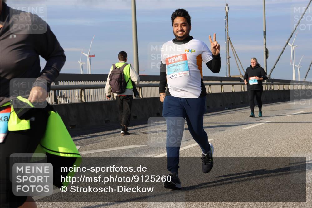 03.10.2025 - Köhlbrandbrückenlauf Strokosch-Dieckow http://msf.ph/oto/9125260 03.10.2025 10:07:27 Position 2 3347 meine-sportfotos.de