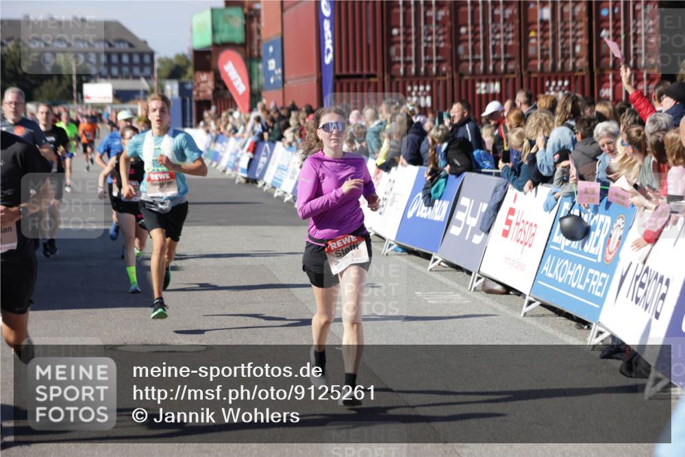 03.10.2025 - Köhlbrandbrückenlauf Jannik Wohlers http://msf.ph/oto/9125261 03.10.2025 13:07:01 Ziel 4152, 4249, 4451, 4588, 4804, 5963, 6065, 6423, 6427, 6745, 6799, 6822 meine-sportfotos.de