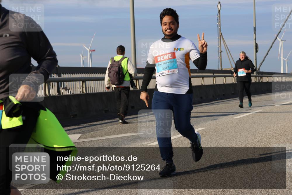 03.10.2025 - Köhlbrandbrückenlauf Strokosch-Dieckow http://msf.ph/oto/9125264 03.10.2025 10:07:27 Position 2 3347 meine-sportfotos.de