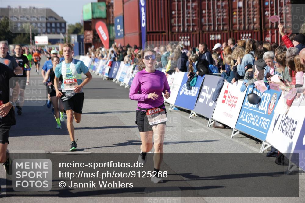 03.10.2025 - Köhlbrandbrückenlauf Jannik Wohlers http://msf.ph/oto/9125266 03.10.2025 13:07:01 Ziel 4152, 4249, 4451, 4588, 4804, 5963, 6065, 6423, 6427, 6745, 6799, 6822 meine-sportfotos.de