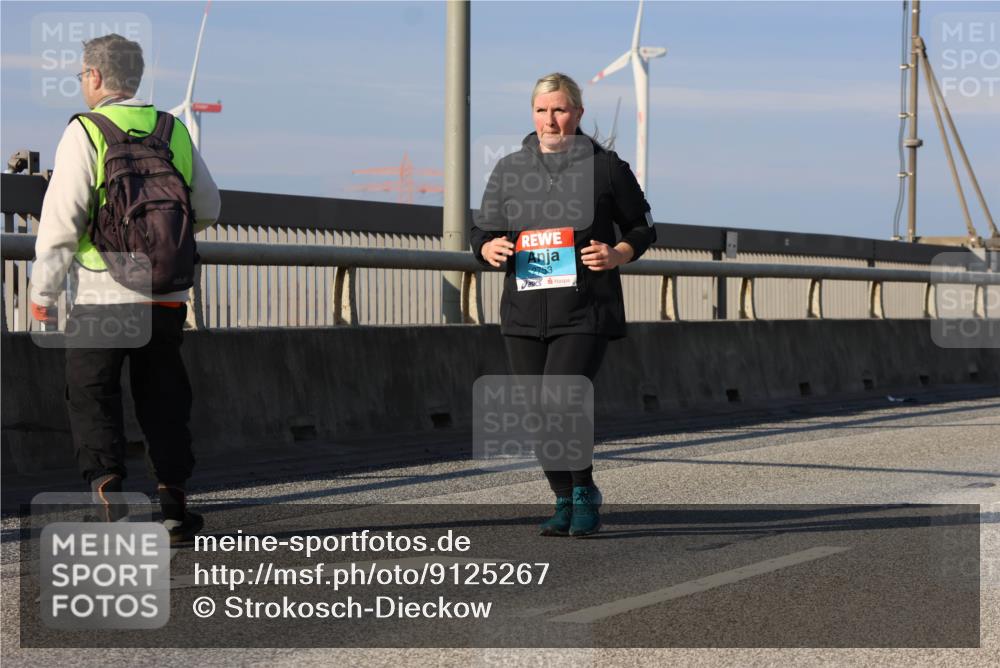 03.10.2025 - Köhlbrandbrückenlauf Strokosch-Dieckow http://msf.ph/oto/9125267 03.10.2025 10:07:30 Position 2 2753 meine-sportfotos.de