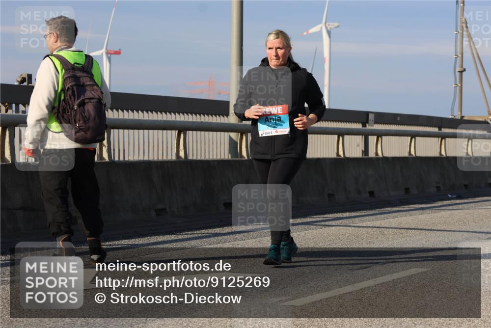03.10.2025 - Köhlbrandbrückenlauf Strokosch-Dieckow http://msf.ph/oto/9125269 03.10.2025 10:07:30 Position 2  meine-sportfotos.de