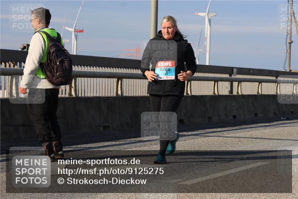 03.10.2025 - Köhlbrandbrückenlauf Strokosch-Dieckow http://msf.ph/oto/9125275 03.10.2025 10:07:30 Position 2 2753 meine-sportfotos.de