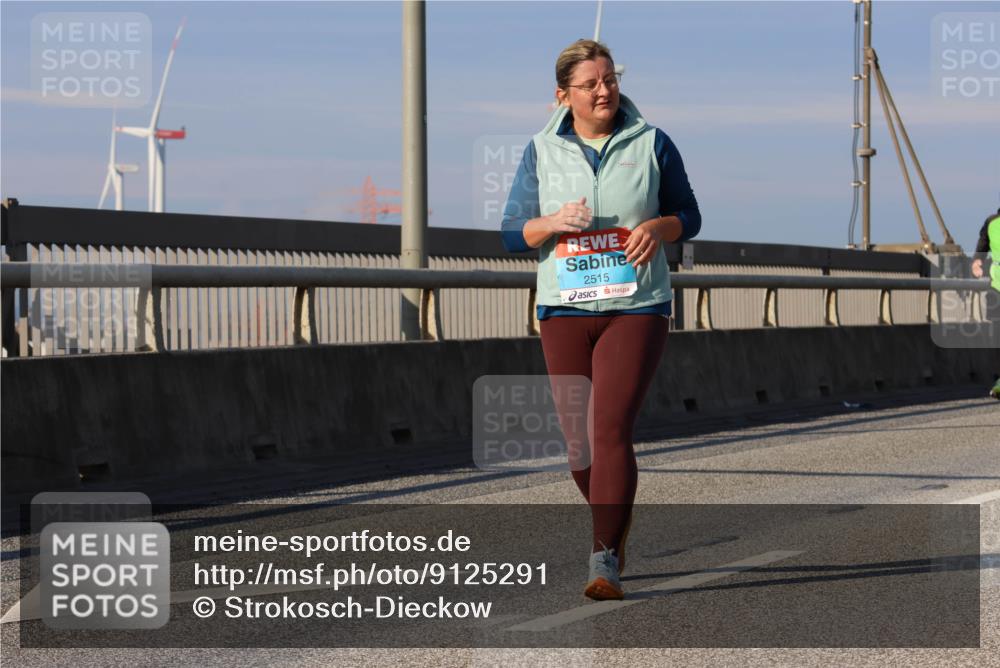 03.10.2025 - Köhlbrandbrückenlauf Strokosch-Dieckow http://msf.ph/oto/9125291 03.10.2025 10:07:43 Position 2 2515 meine-sportfotos.de