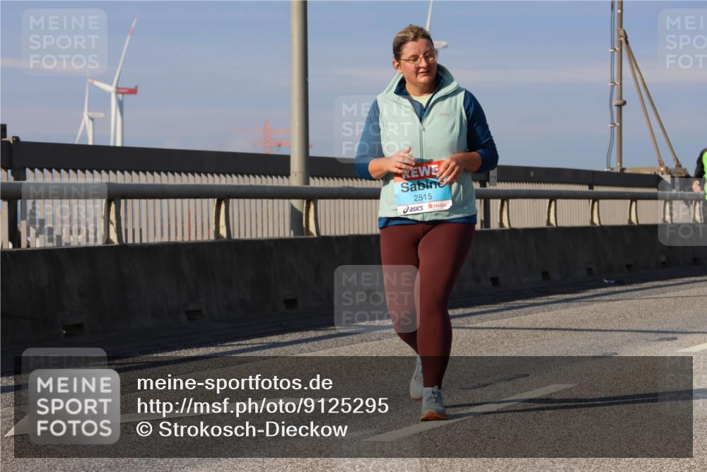 03.10.2025 - Köhlbrandbrückenlauf Strokosch-Dieckow http://msf.ph/oto/9125295 03.10.2025 10:07:43 Position 2 2515 meine-sportfotos.de