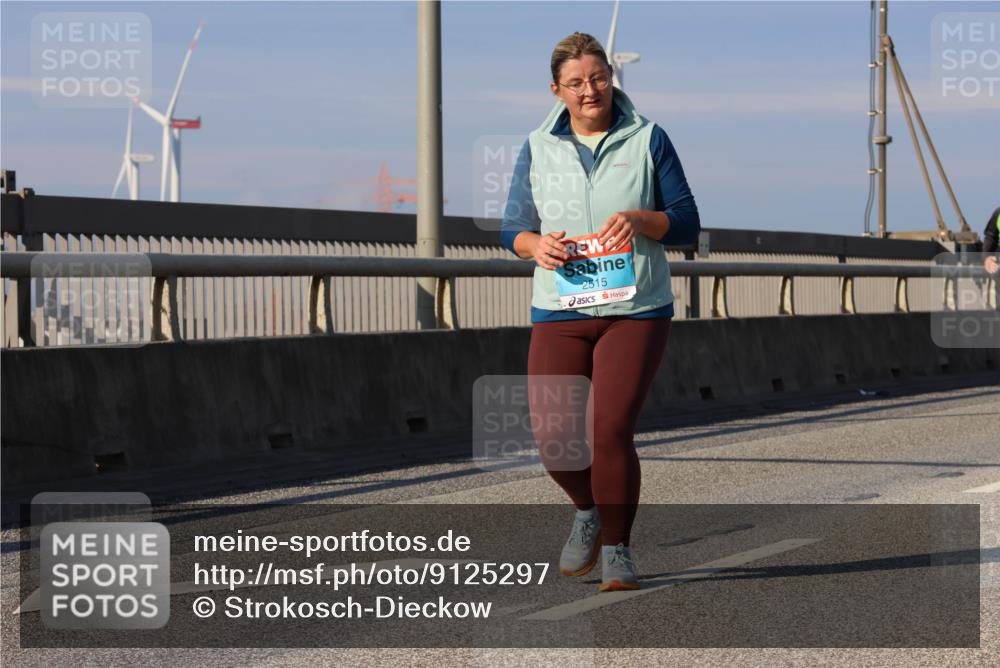03.10.2025 - Köhlbrandbrückenlauf Strokosch-Dieckow http://msf.ph/oto/9125297 03.10.2025 10:07:43 Position 2 2515 meine-sportfotos.de