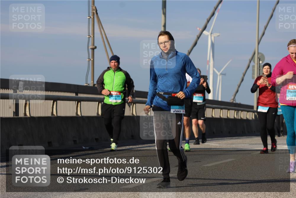 03.10.2025 - Köhlbrandbrückenlauf Strokosch-Dieckow http://msf.ph/oto/9125302 03.10.2025 10:07:45 Position 2 3286, 26 meine-sportfotos.de