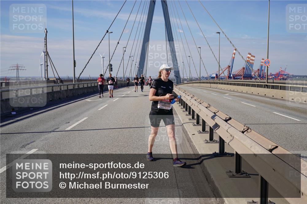 03.10.2025 - Köhlbrandbrückenlauf Michael Burmester http://msf.ph/oto/9125306 03.10.2025 13:09:00 Position 2 6257 meine-sportfotos.de