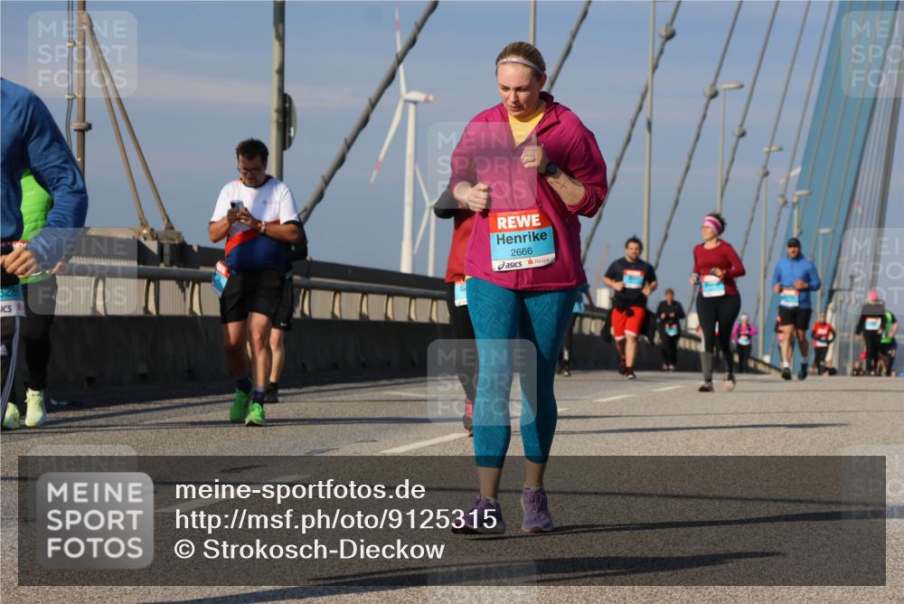 03.10.2025 - Köhlbrandbrückenlauf Strokosch-Dieckow http://msf.ph/oto/9125315 03.10.2025 10:07:47 Position 2 3286, 2666 meine-sportfotos.de