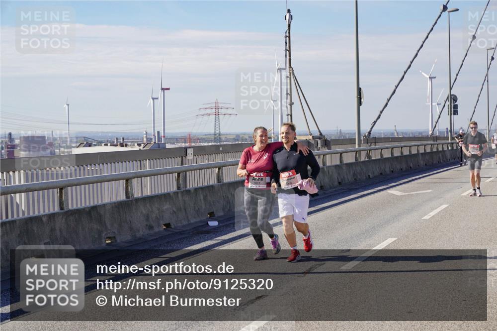 03.10.2025 - Köhlbrandbrückenlauf Michael Burmester http://msf.ph/oto/9125320 03.10.2025 13:09:07 Position 2 6011, 6010 meine-sportfotos.de