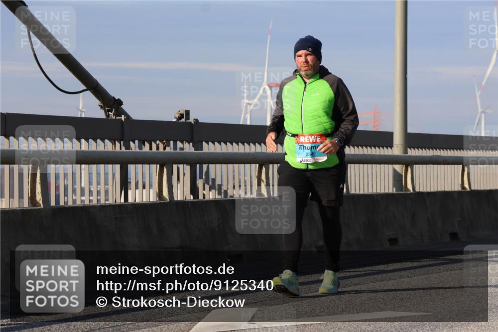03.10.2025 - Köhlbrandbrückenlauf Strokosch-Dieckow http://msf.ph/oto/9125340 03.10.2025 10:07:53 Position 2 2545 meine-sportfotos.de