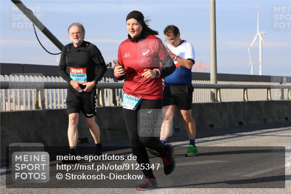 03.10.2025 - Köhlbrandbrückenlauf Strokosch-Dieckow http://msf.ph/oto/9125347 03.10.2025 10:07:57 Position 2 2483, 2517 meine-sportfotos.de