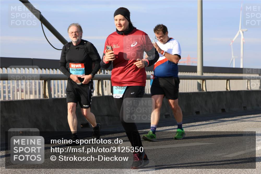 03.10.2025 - Köhlbrandbrückenlauf Strokosch-Dieckow http://msf.ph/oto/9125350 03.10.2025 10:07:57 Position 2 2483, 251 meine-sportfotos.de