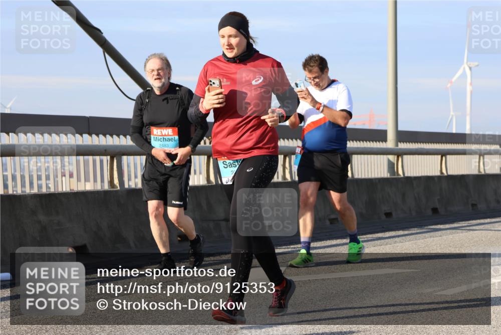 03.10.2025 - Köhlbrandbrückenlauf Strokosch-Dieckow http://msf.ph/oto/9125353 03.10.2025 10:07:58 Position 2 2483, 22 meine-sportfotos.de