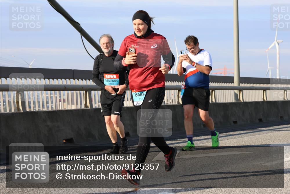 03.10.2025 - Köhlbrandbrückenlauf Strokosch-Dieckow http://msf.ph/oto/9125357 03.10.2025 10:07:58 Position 2 2483, 251 meine-sportfotos.de