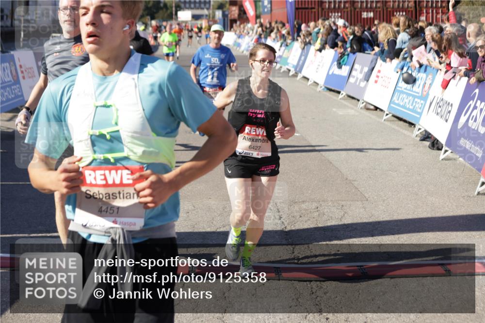 03.10.2025 - Köhlbrandbrückenlauf Jannik Wohlers http://msf.ph/oto/9125358 03.10.2025 13:07:05 Ziel 4152, 4249, 4444, 4451, 4588, 4804, 6065, 6423, 6427, 6467, 6799, 6822 meine-sportfotos.de