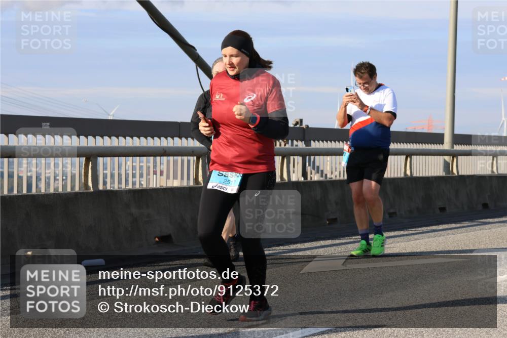 03.10.2025 - Köhlbrandbrückenlauf Strokosch-Dieckow http://msf.ph/oto/9125372 03.10.2025 10:07:58 Position 2 2517 meine-sportfotos.de