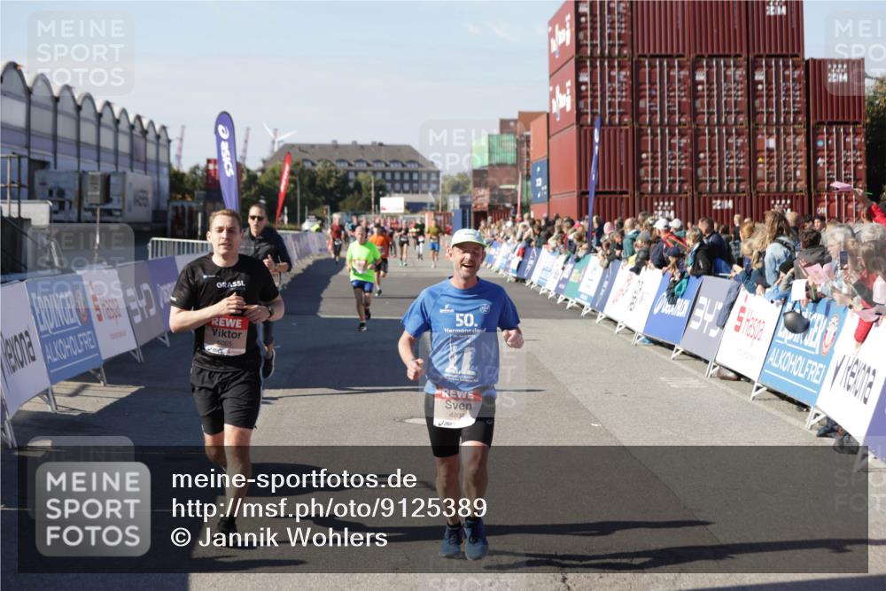 03.10.2025 - Köhlbrandbrückenlauf Jannik Wohlers http://msf.ph/oto/9125389 03.10.2025 13:07:06 Ziel 4152, 4249, 4444, 4451, 4588, 4804, 6065, 6302, 6423, 6427, 6467, 6799, 6822 meine-sportfotos.de
