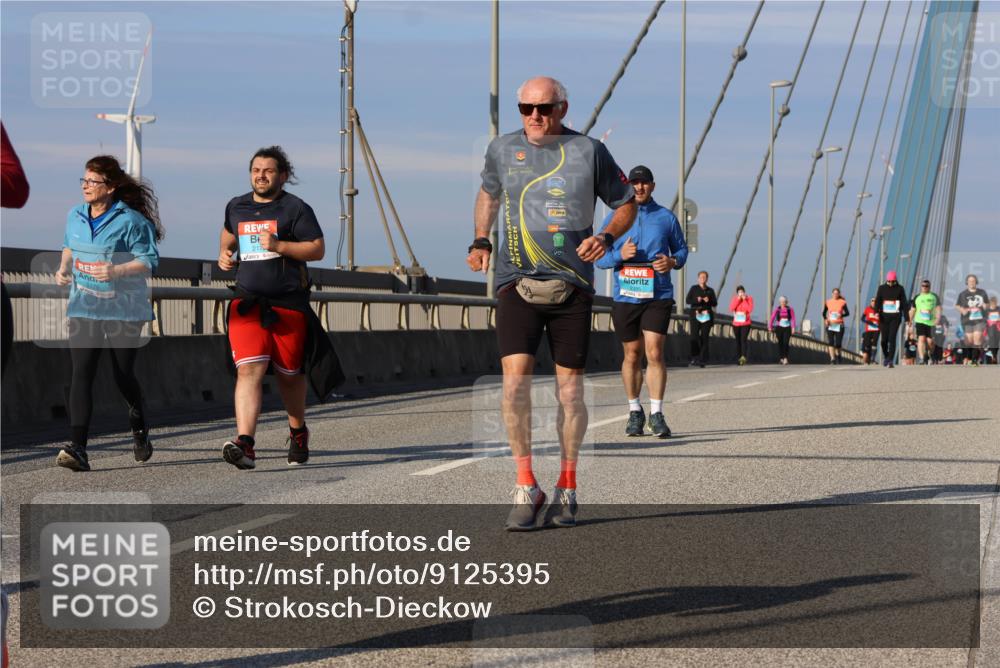 03.10.2025 - Köhlbrandbrückenlauf Strokosch-Dieckow http://msf.ph/oto/9125395 03.10.2025 10:08:02 Position 2 217 meine-sportfotos.de