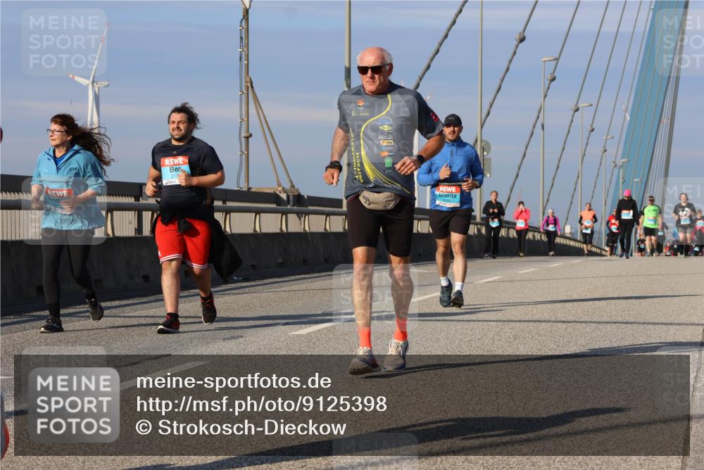 03.10.2025 - Köhlbrandbrückenlauf Strokosch-Dieckow http://msf.ph/oto/9125398 03.10.2025 10:08:02 Position 2 217 meine-sportfotos.de