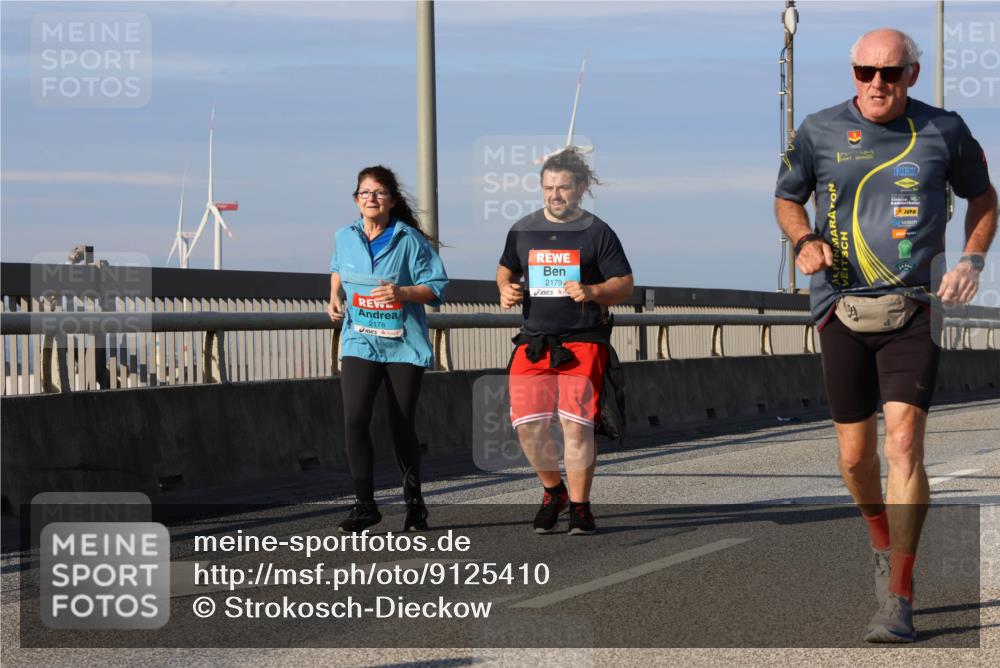 03.10.2025 - Köhlbrandbrückenlauf Strokosch-Dieckow http://msf.ph/oto/9125410 03.10.2025 10:08:03 Position 2 2178, 2179 meine-sportfotos.de