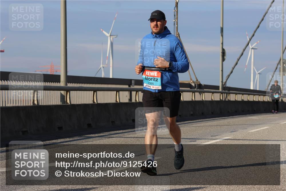 03.10.2025 - Köhlbrandbrückenlauf Strokosch-Dieckow http://msf.ph/oto/9125426 03.10.2025 10:08:06 Position 2 2395 meine-sportfotos.de