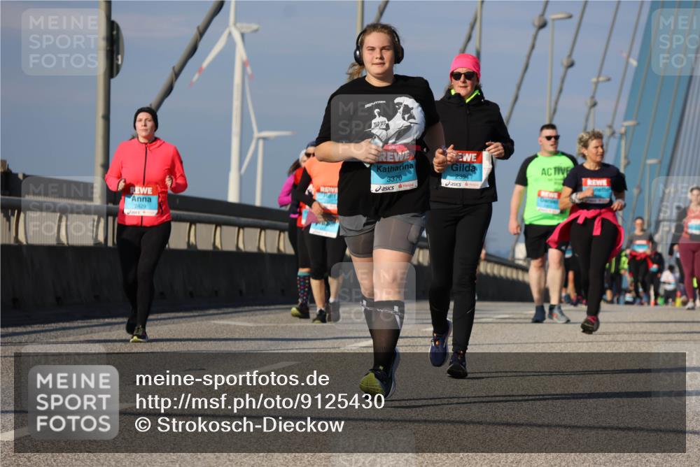 03.10.2025 - Köhlbrandbrückenlauf Strokosch-Dieckow http://msf.ph/oto/9125430 03.10.2025 10:08:19 Position 2 2429, 3370, 2394 meine-sportfotos.de