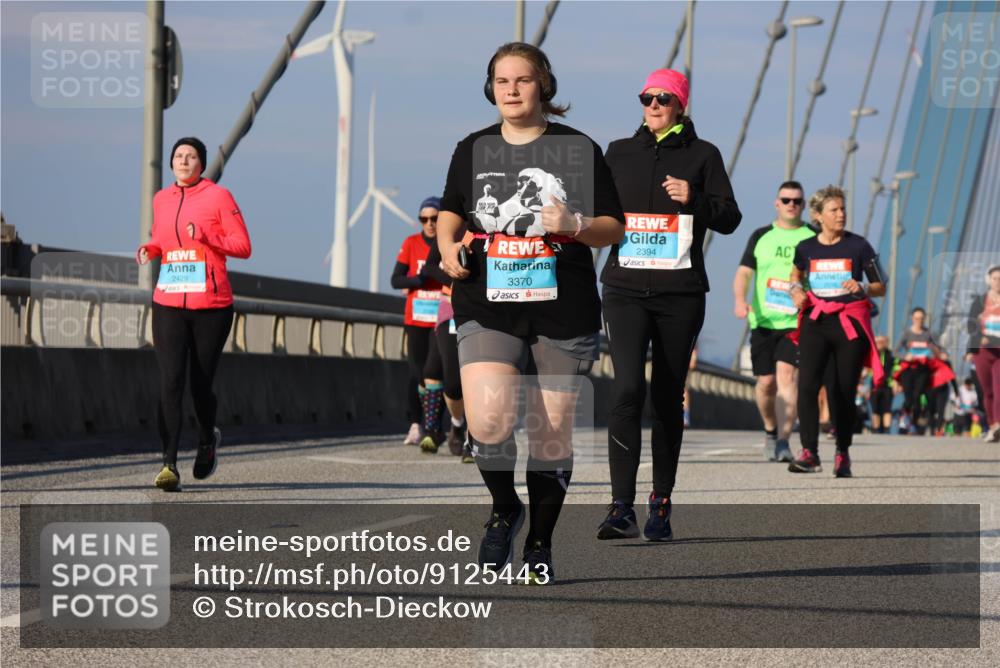 03.10.2025 - Köhlbrandbrückenlauf Strokosch-Dieckow http://msf.ph/oto/9125443 03.10.2025 10:08:20 Position 2 2429, 3370, 2394 meine-sportfotos.de