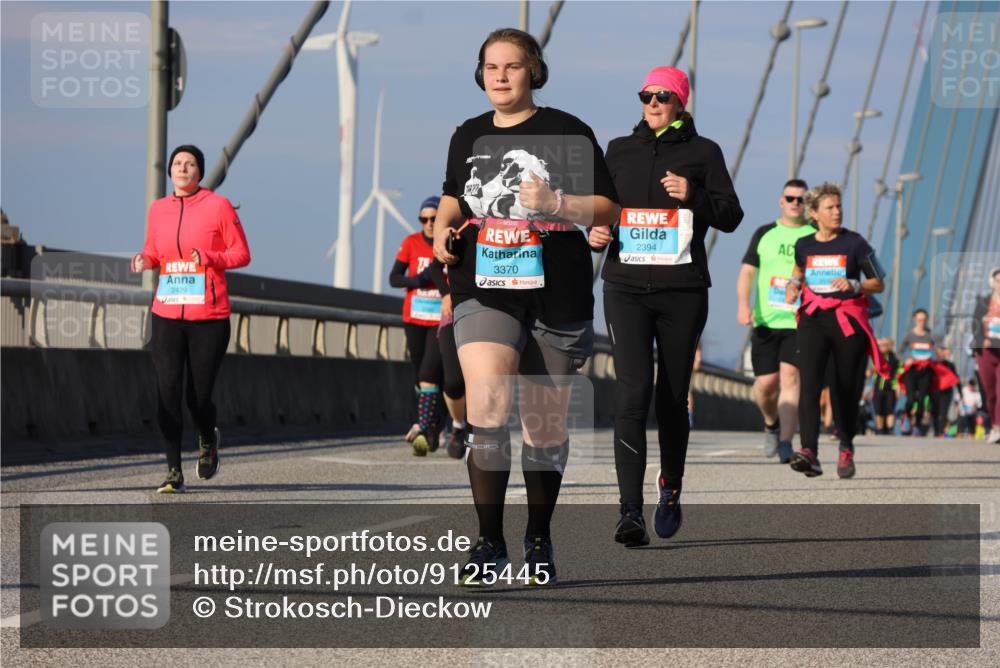 03.10.2025 - Köhlbrandbrückenlauf Strokosch-Dieckow http://msf.ph/oto/9125445 03.10.2025 10:08:20 Position 2 2429, 3370, 2394 meine-sportfotos.de