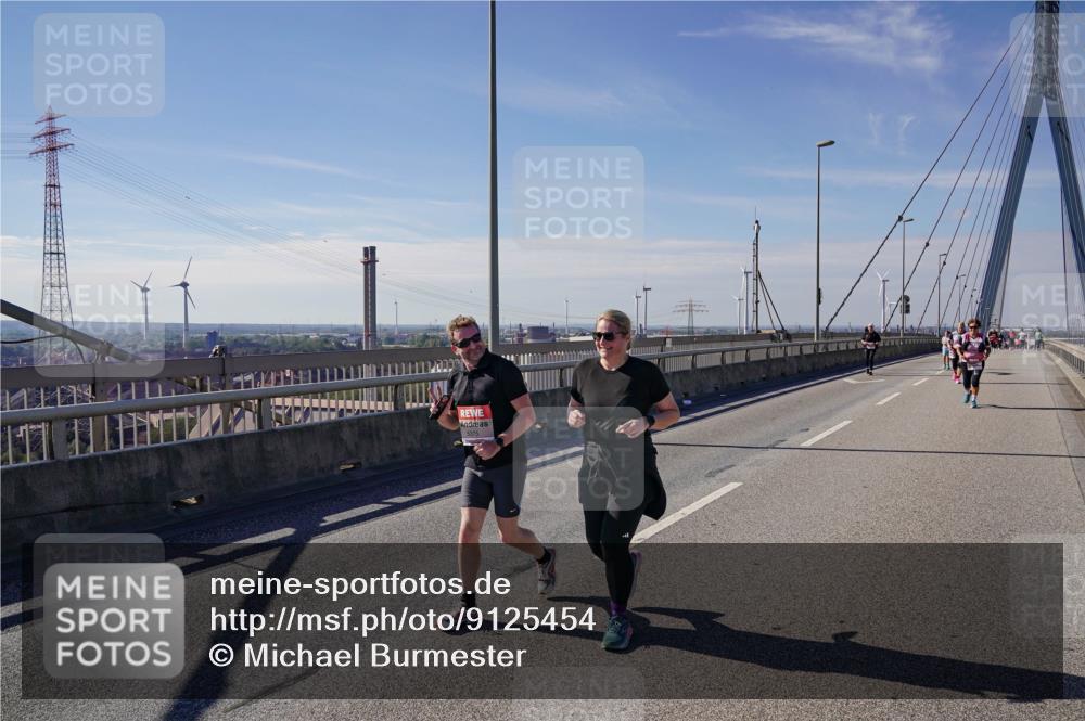 03.10.2025 - Köhlbrandbrückenlauf Michael Burmester http://msf.ph/oto/9125454 03.10.2025 13:09:16 Position 2 5375 meine-sportfotos.de