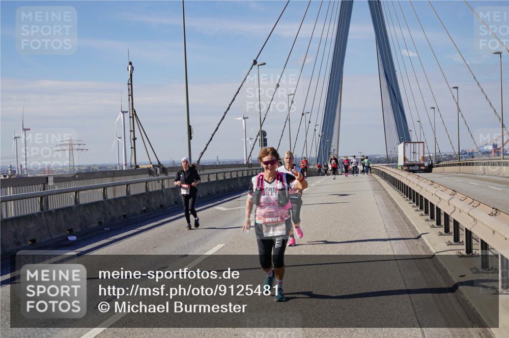 03.10.2025 - Köhlbrandbrückenlauf Michael Burmester http://msf.ph/oto/9125481 03.10.2025 13:09:20 Position 2  meine-sportfotos.de
