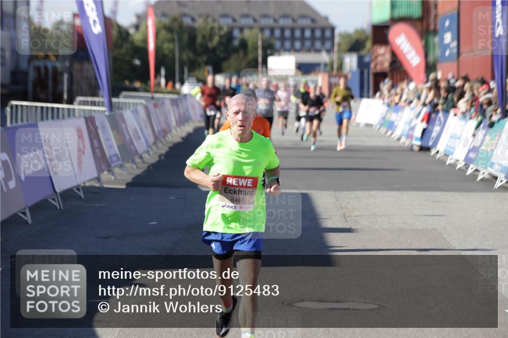 03.10.2025 - Köhlbrandbrückenlauf Jannik Wohlers http://msf.ph/oto/9125483 03.10.2025 13:07:10 Ziel 4444, 4451, 4588, 4804, 6065, 6302, 6423, 6427, 6467, 6822 meine-sportfotos.de