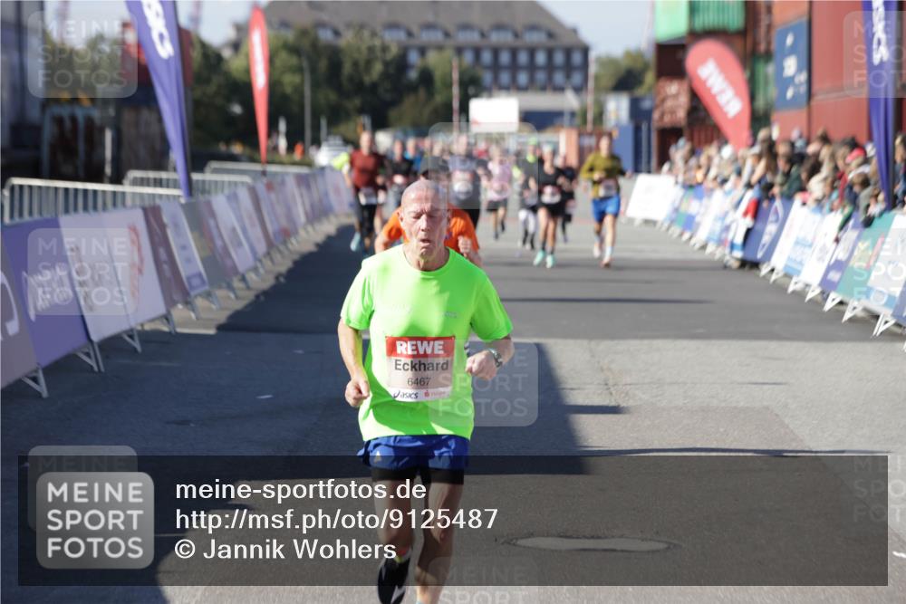 03.10.2025 - Köhlbrandbrückenlauf Jannik Wohlers http://msf.ph/oto/9125487 03.10.2025 13:07:10 Ziel 4444, 4451, 4588, 4804, 6065, 6302, 6423, 6427, 6467, 6822 meine-sportfotos.de