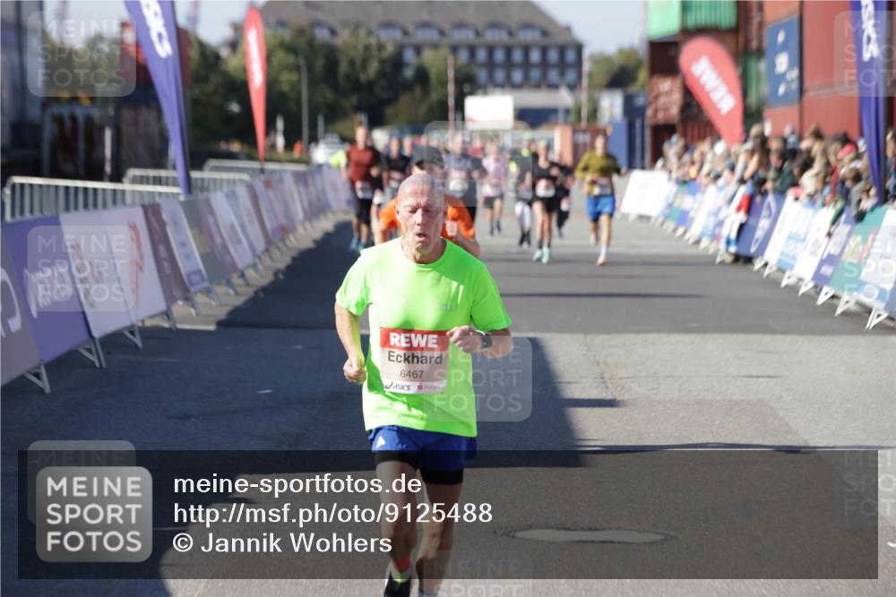 03.10.2025 - Köhlbrandbrückenlauf Jannik Wohlers http://msf.ph/oto/9125488 03.10.2025 13:07:11 Ziel 4444, 4451, 4588, 4804, 6065, 6302, 6423, 6427, 6467, 6822 meine-sportfotos.de