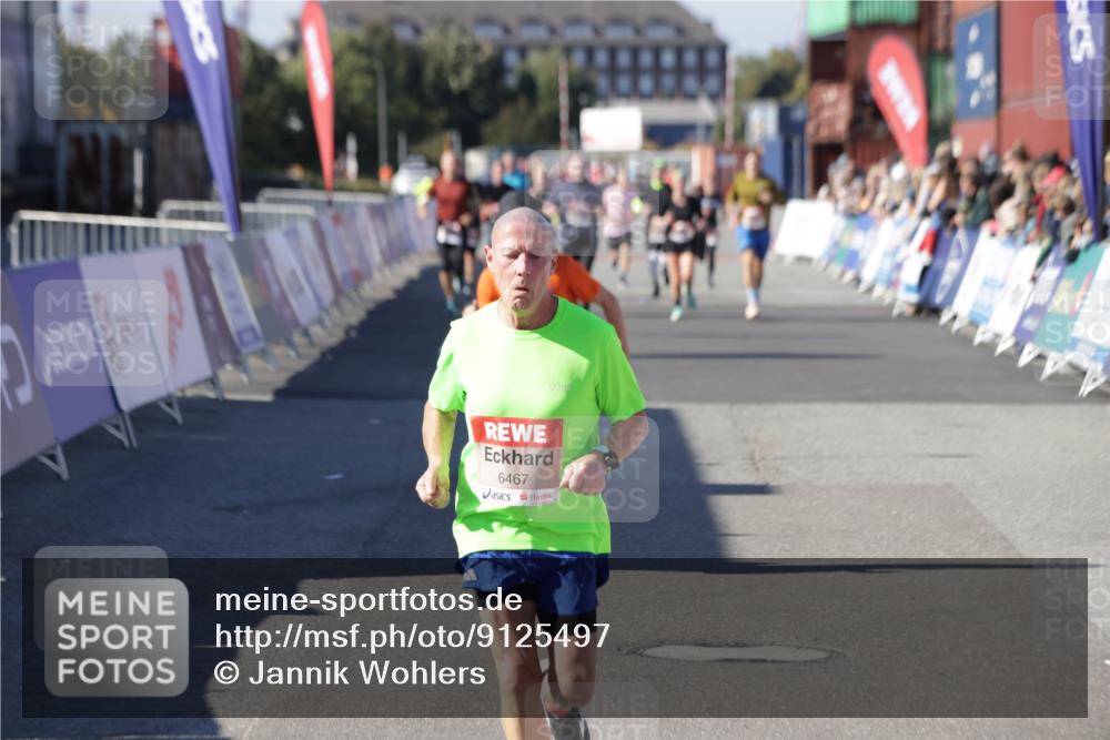 03.10.2025 - Köhlbrandbrückenlauf Jannik Wohlers http://msf.ph/oto/9125497 03.10.2025 13:07:11 Ziel 4444, 4451, 4588, 4804, 6065, 6302, 6423, 6427, 6467, 6822 meine-sportfotos.de