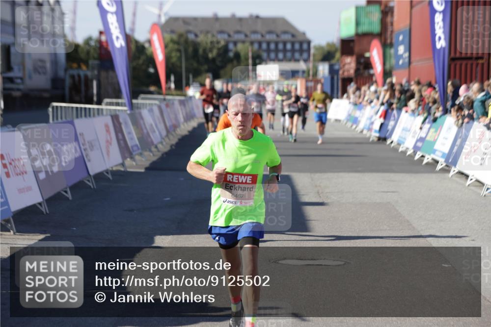 03.10.2025 - Köhlbrandbrückenlauf Jannik Wohlers http://msf.ph/oto/9125502 03.10.2025 13:07:11 Ziel 4444, 4451, 4588, 4804, 6065, 6302, 6423, 6427, 6467, 6822 meine-sportfotos.de