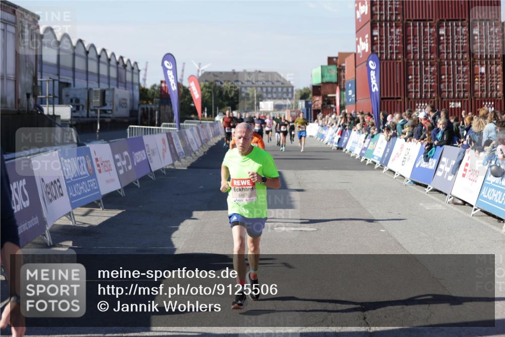 03.10.2025 - Köhlbrandbrückenlauf Jannik Wohlers http://msf.ph/oto/9125506 03.10.2025 13:07:11 Ziel 4444, 4451, 4588, 4804, 6065, 6302, 6423, 6427, 6467, 6822 meine-sportfotos.de